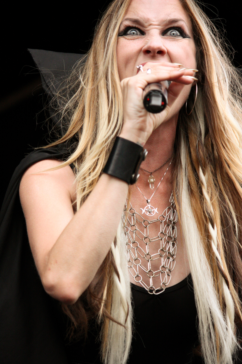 Jill Janus of Huntress